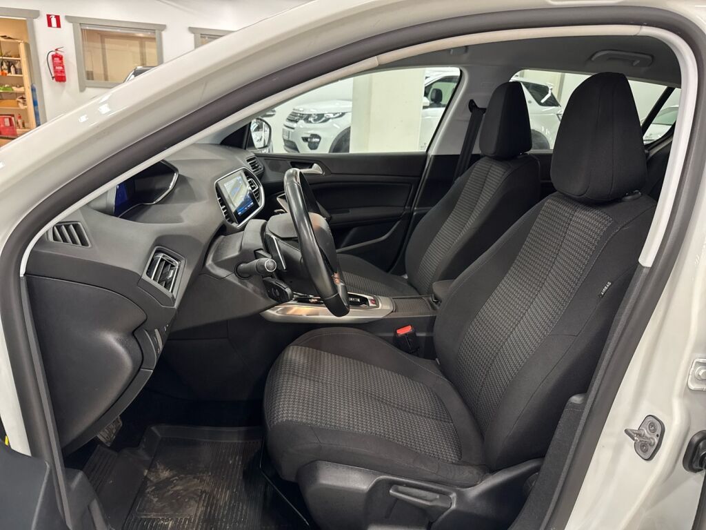 Peugeot 308 2021 Valkoinen