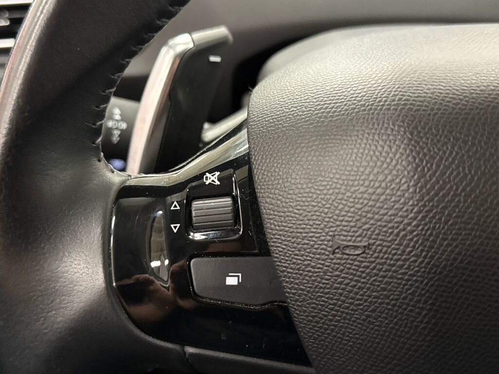 Peugeot 308 2021 Valkoinen