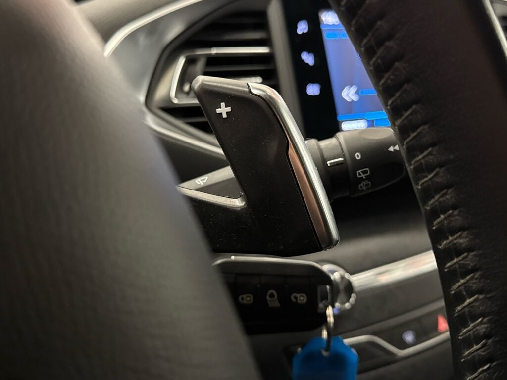 Peugeot 308 2021 Valkoinen