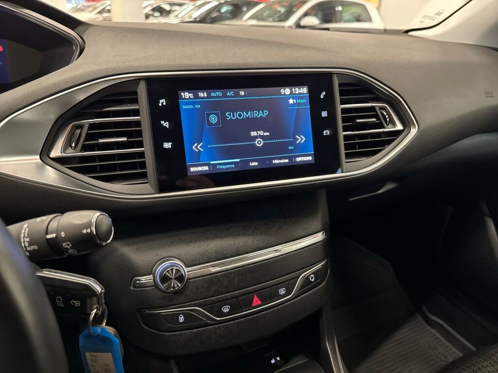 Peugeot 308 2021 Valkoinen