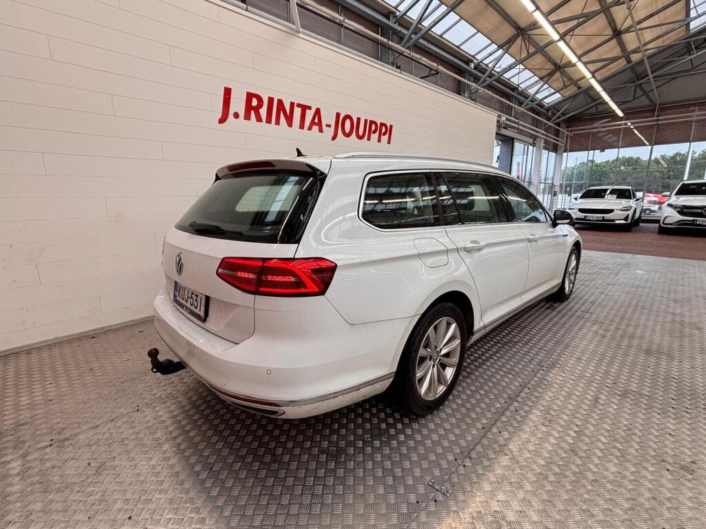 Volkswagen Passat 2018 Valkoinen