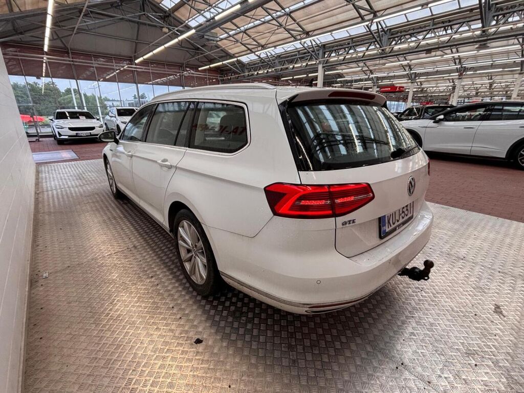Volkswagen Passat 2018 Valkoinen