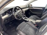 Volkswagen Passat 2018 Valkoinen
