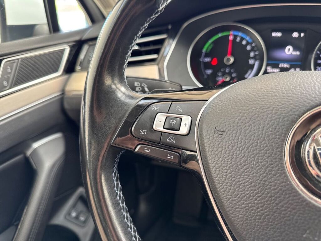 Volkswagen Passat 2018 Valkoinen