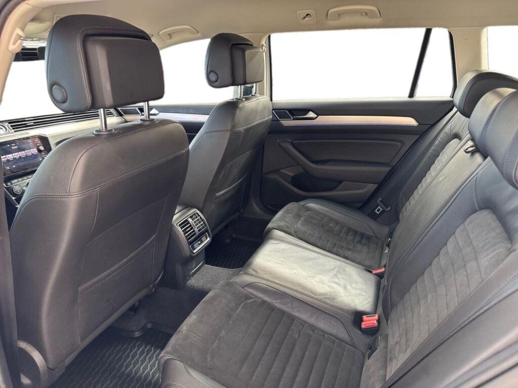 Volkswagen Passat 2018 Valkoinen