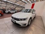 Volkswagen Passat 2018 Valkoinen