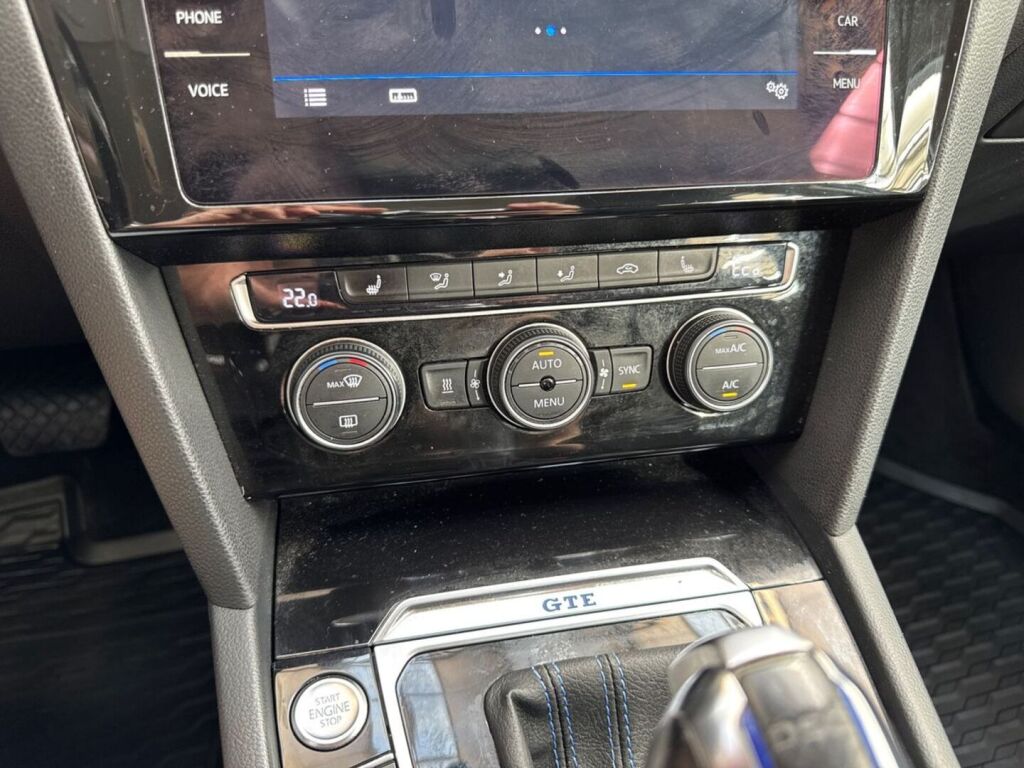 Volkswagen Passat 2018 Valkoinen
