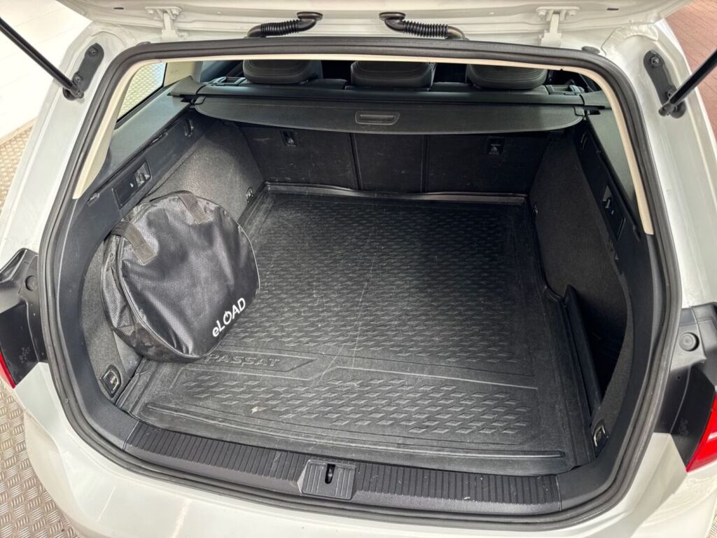 Volkswagen Passat 2018 Valkoinen