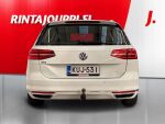 Volkswagen Passat 2018 Valkoinen