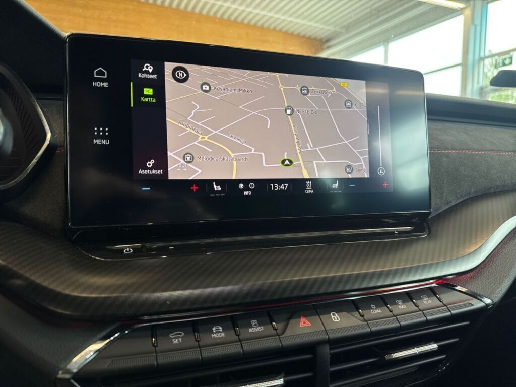 Skoda Octavia 2021 Punainen