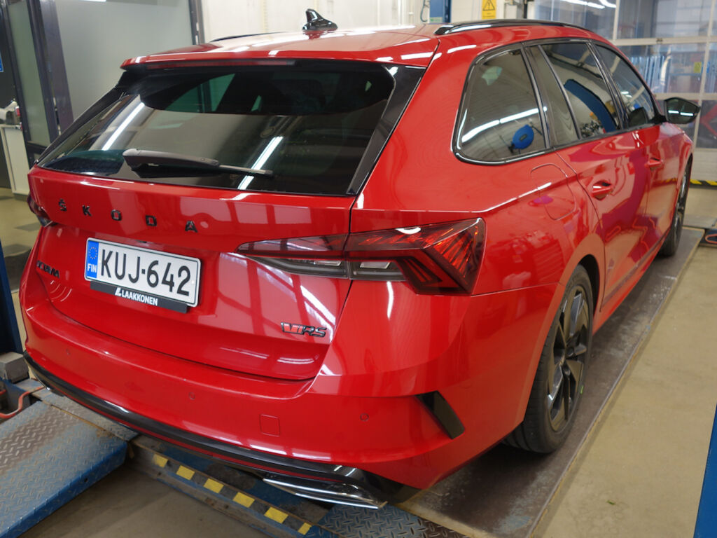 Skoda Octavia 2021 Punainen