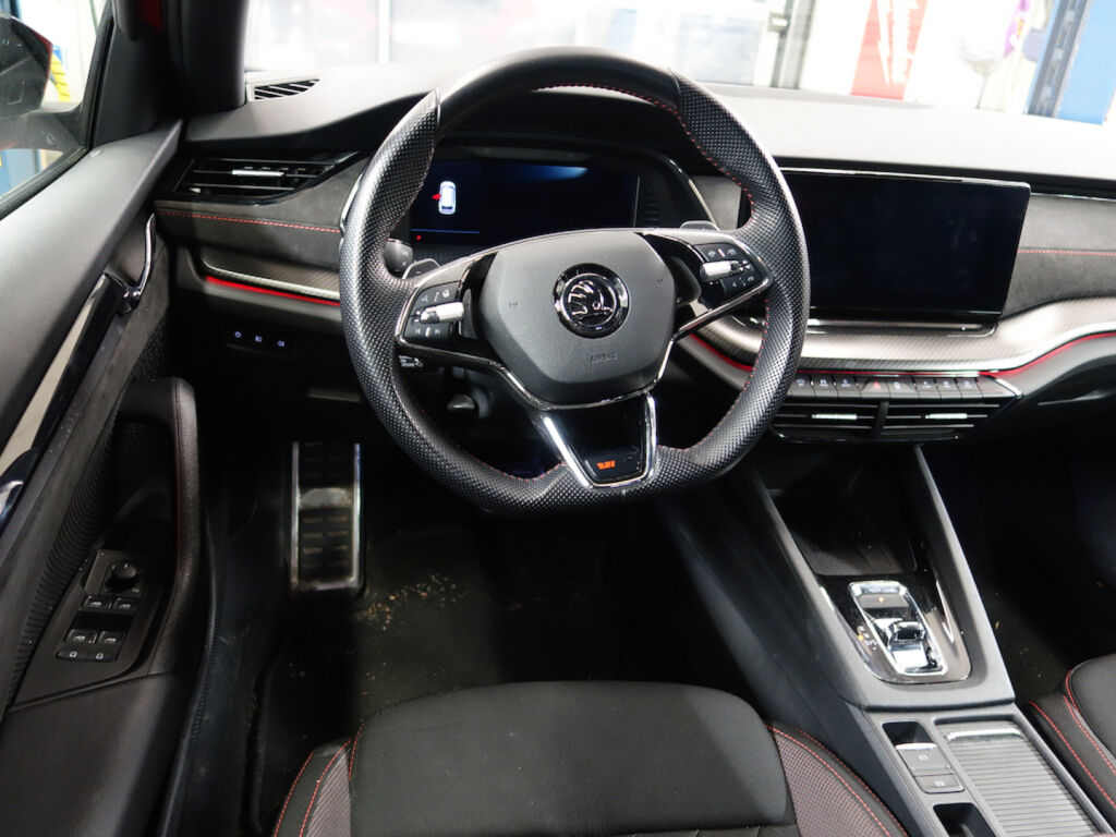 Skoda Octavia 2021 Punainen