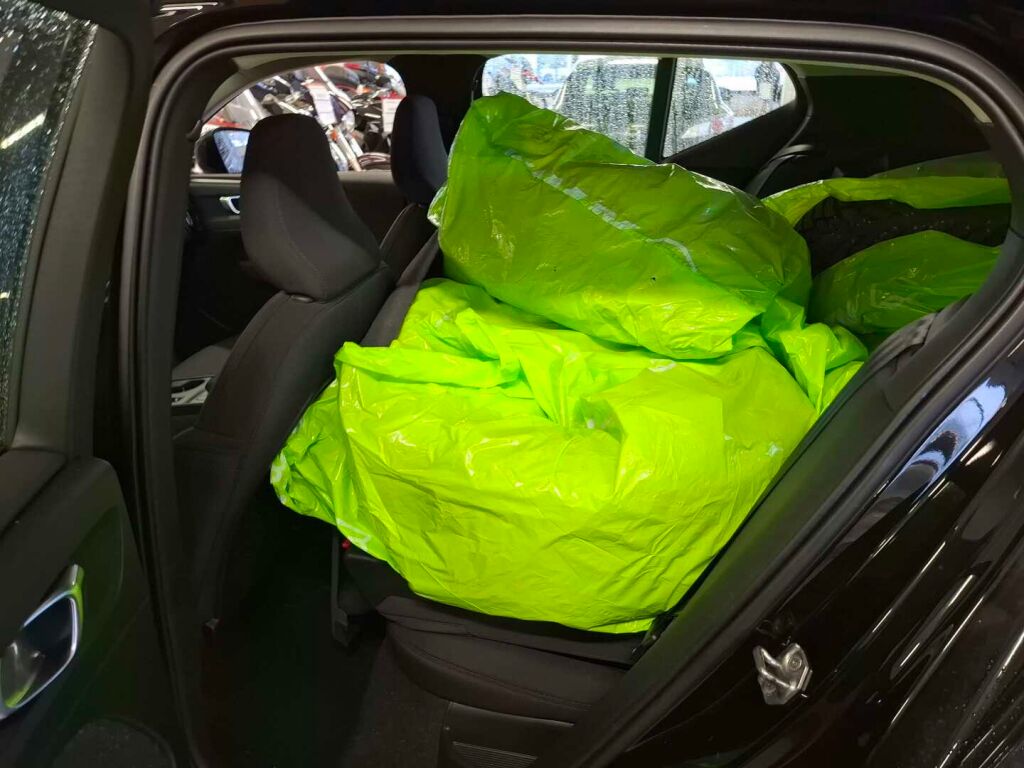 Volvo XC40 2021 Musta