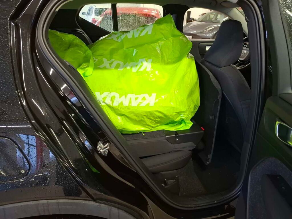 Volvo XC40 2021 Musta