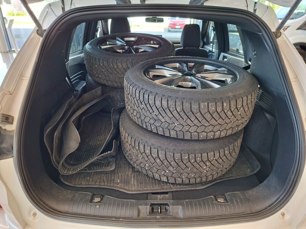 Ford Kuga 2021 Valkoinen