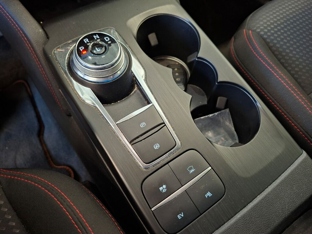 Ford Kuga 2021 Valkoinen
