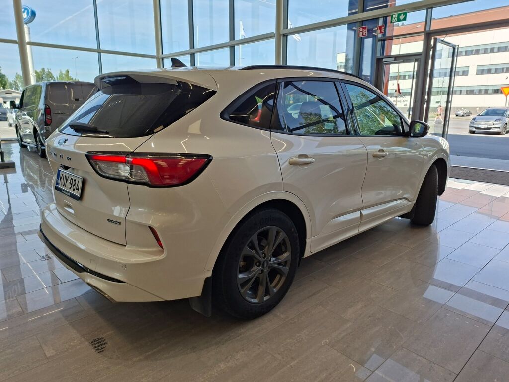 Ford Kuga 2021 Valkoinen