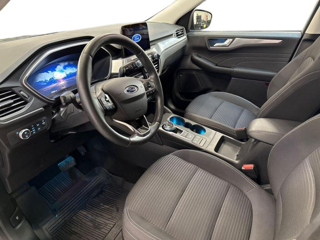 Ford Kuga 2021 Sininen
