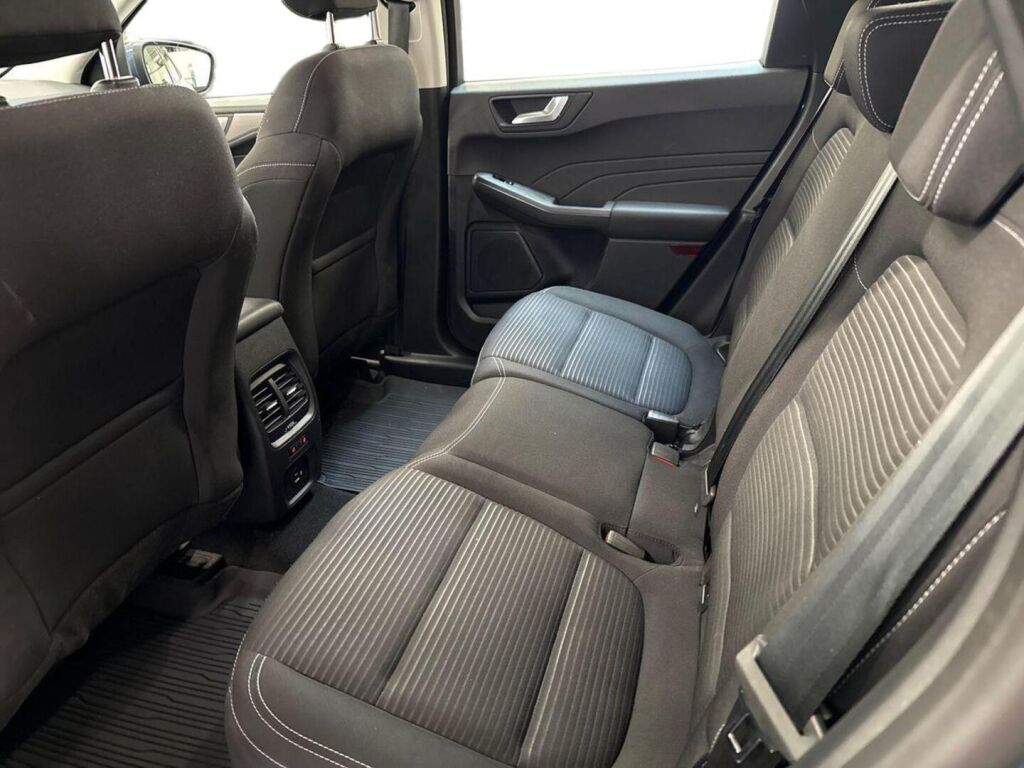 Ford Kuga 2021 Sininen