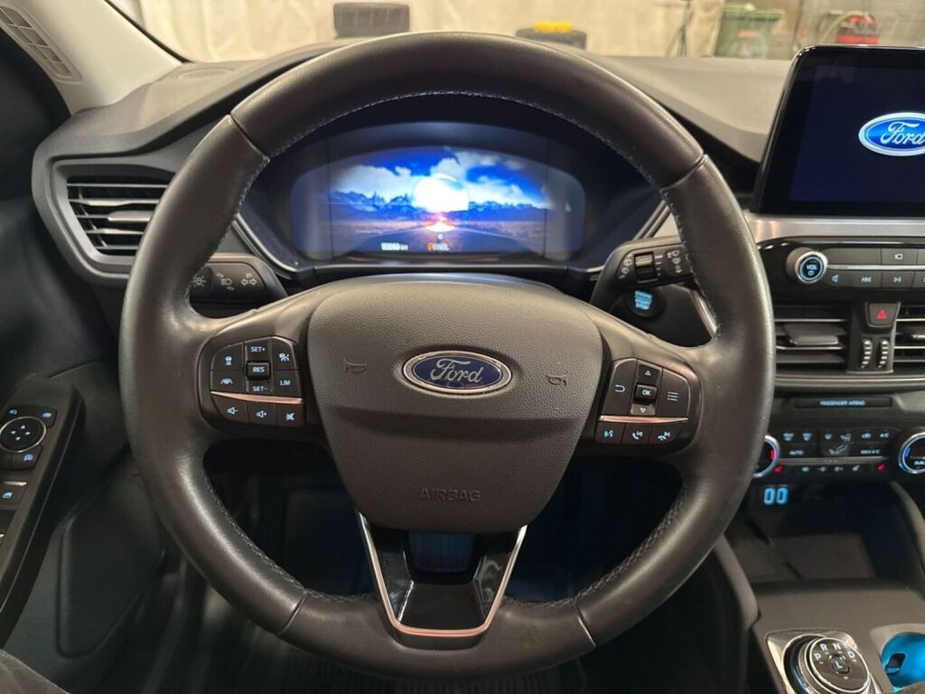 Ford Kuga 2021 Sininen