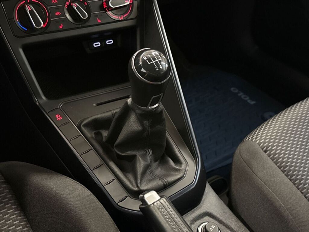 Volkswagen Polo 2021 Valkoinen