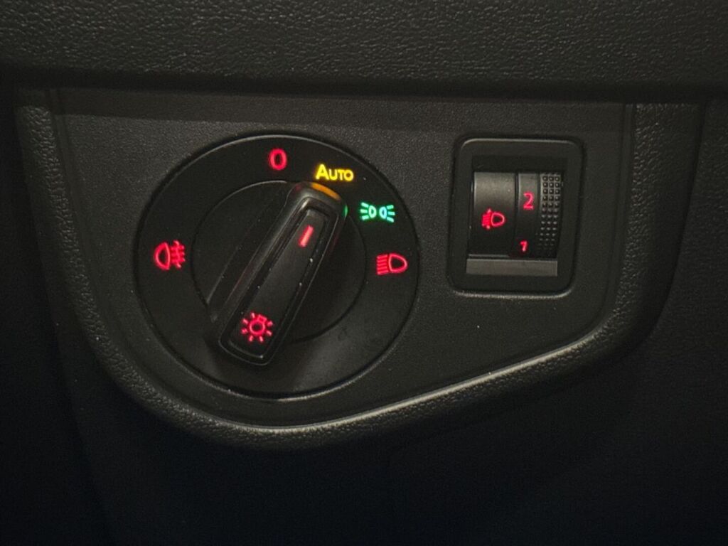Volkswagen Polo 2021 Valkoinen