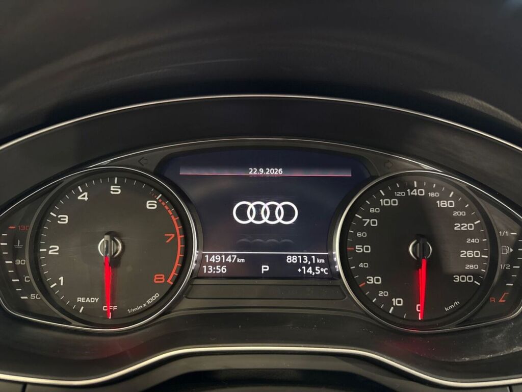 Audi A4 2021 Musta