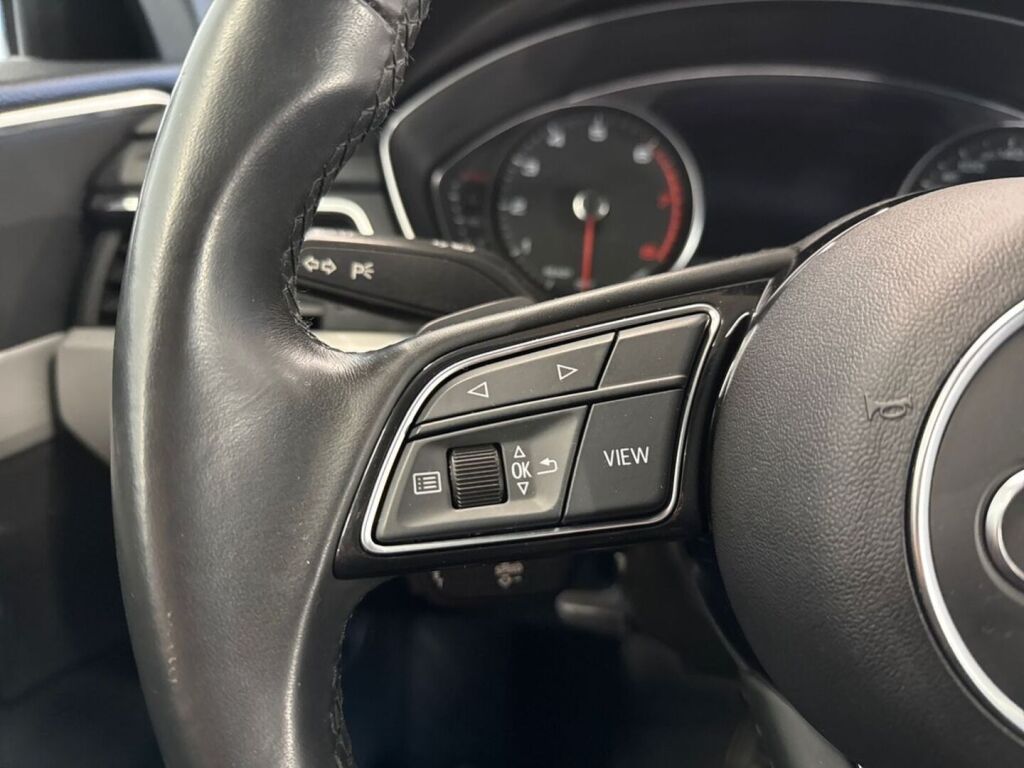 Audi A4 2021 Musta