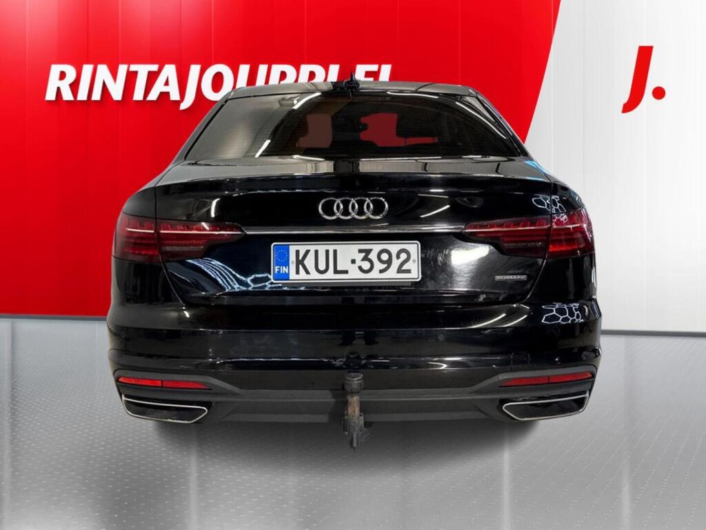 Audi A4 2021 Musta