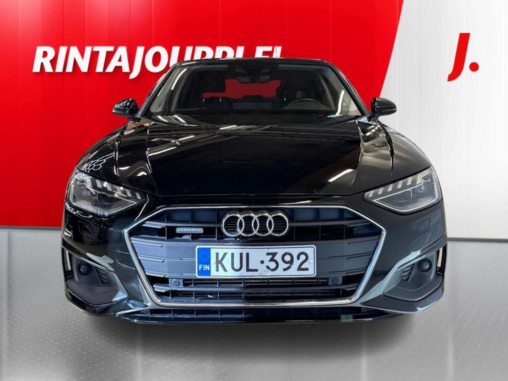 Audi A4 2021 Musta