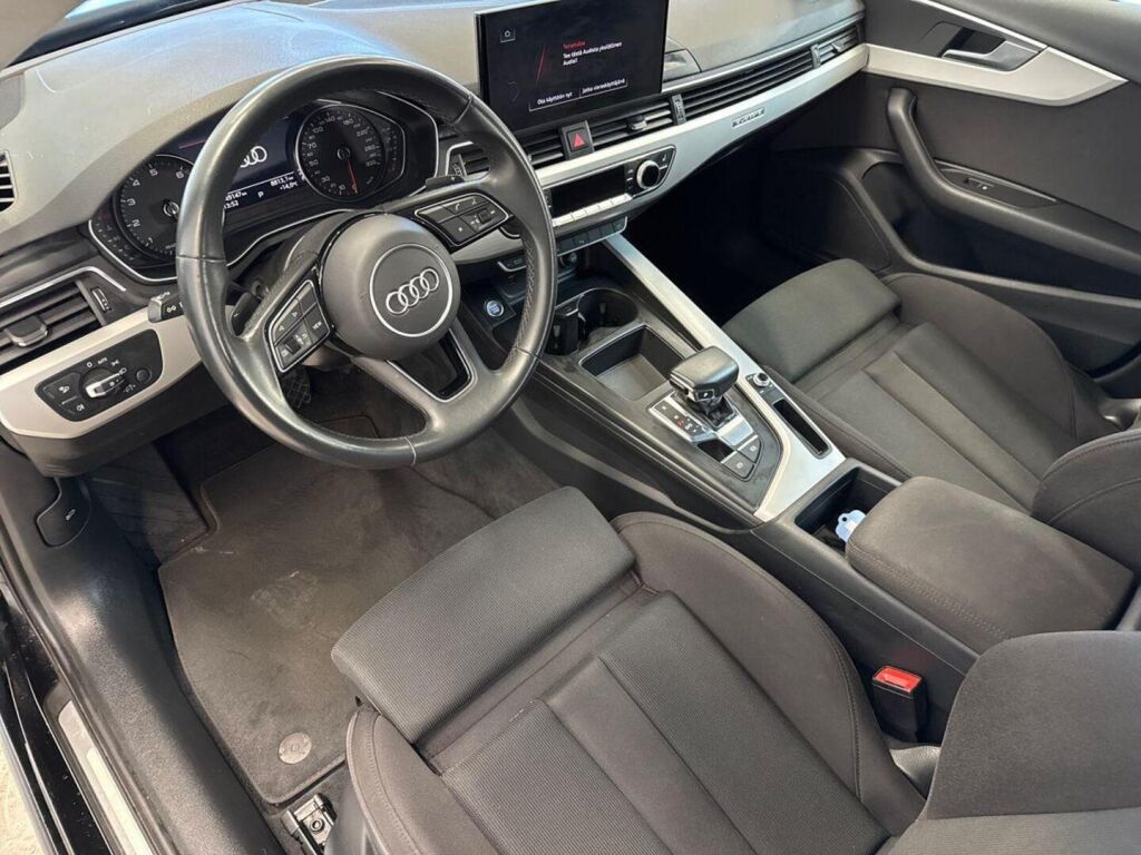 Audi A4 2021 Musta