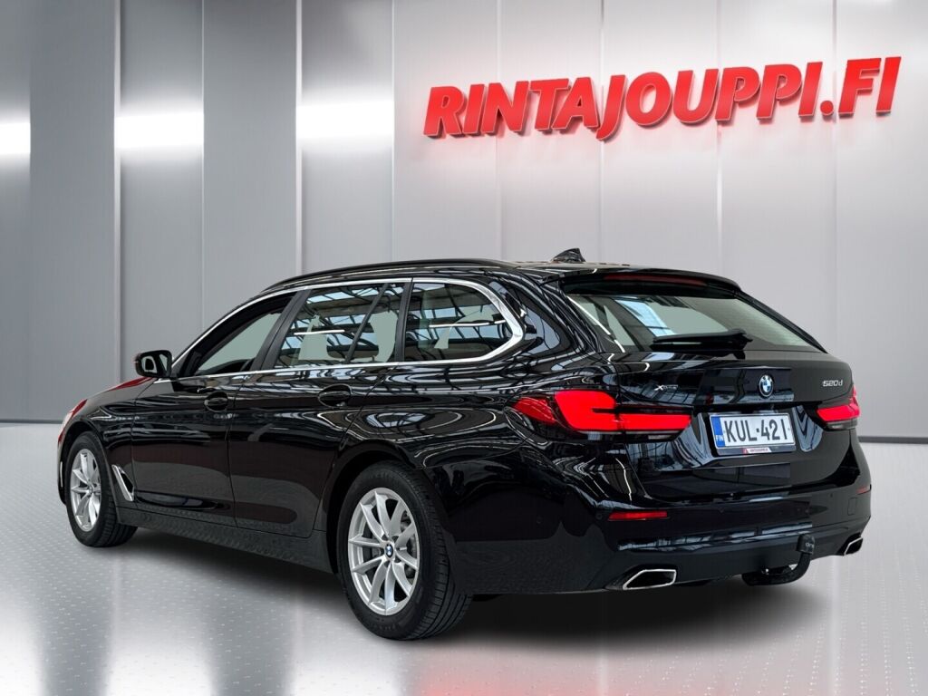BMW 520 2022 Musta