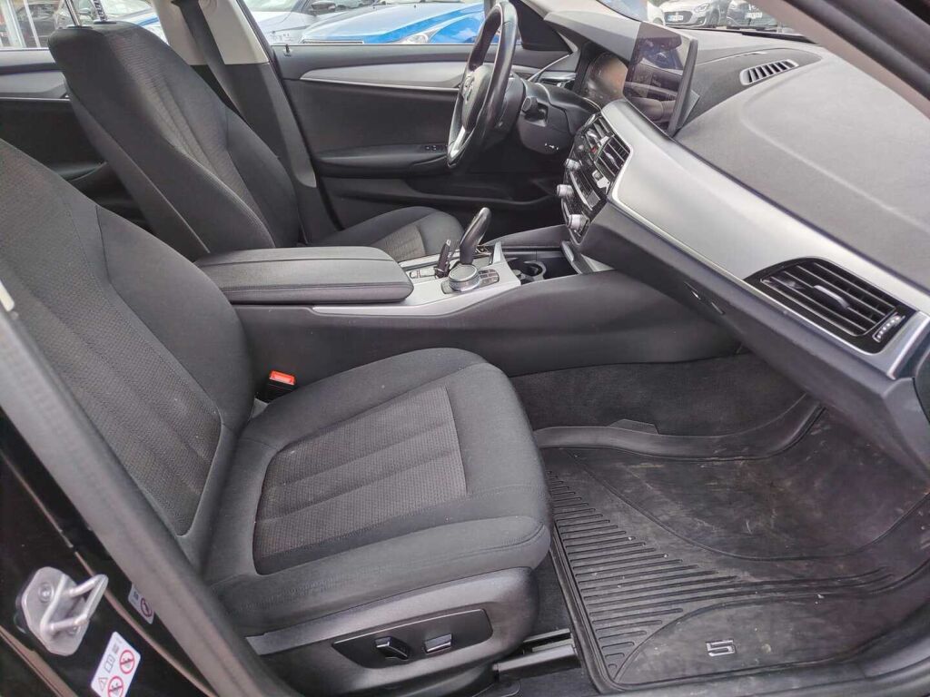BMW 520 2022 Musta