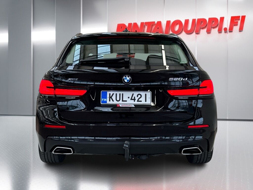 BMW 520 2022 Musta