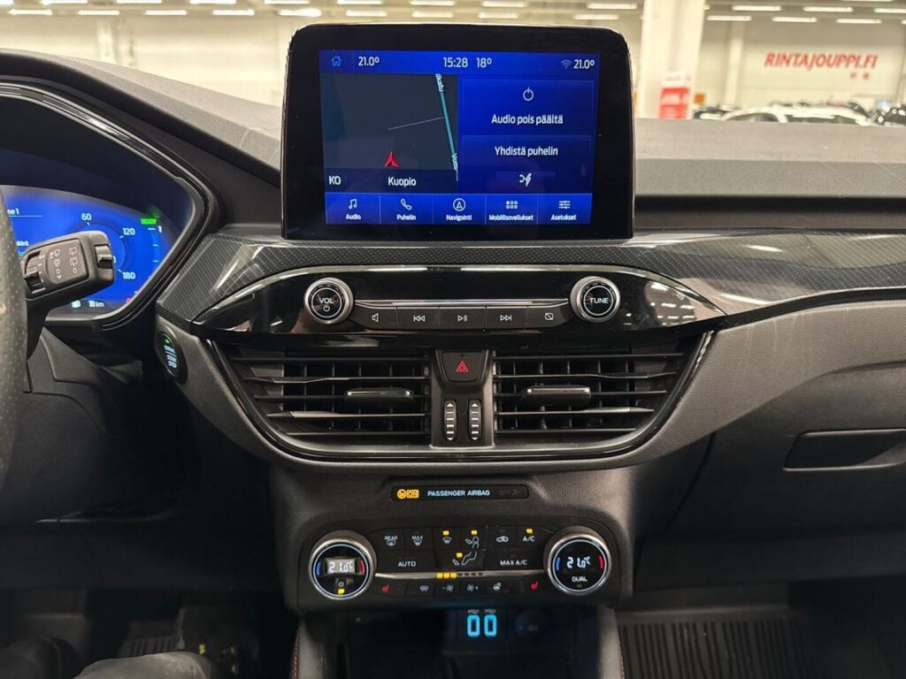 Ford Kuga 2021 Musta