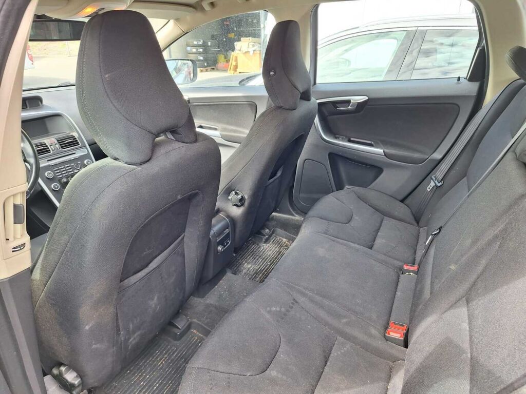 Volvo XC60 2010 Harmaa