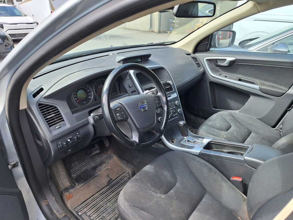 Volvo XC60 2010 Harmaa