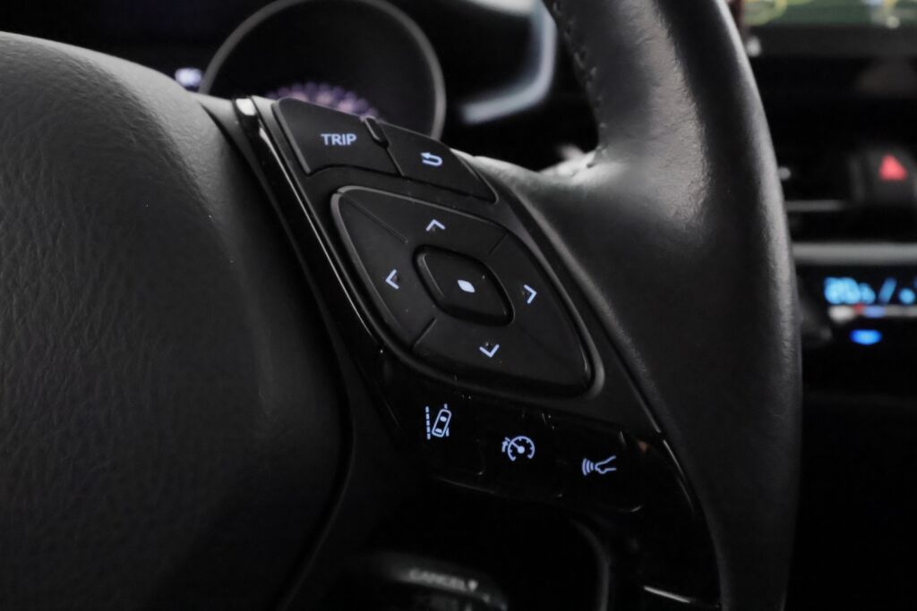 Toyota C-HR 2021 Sininen