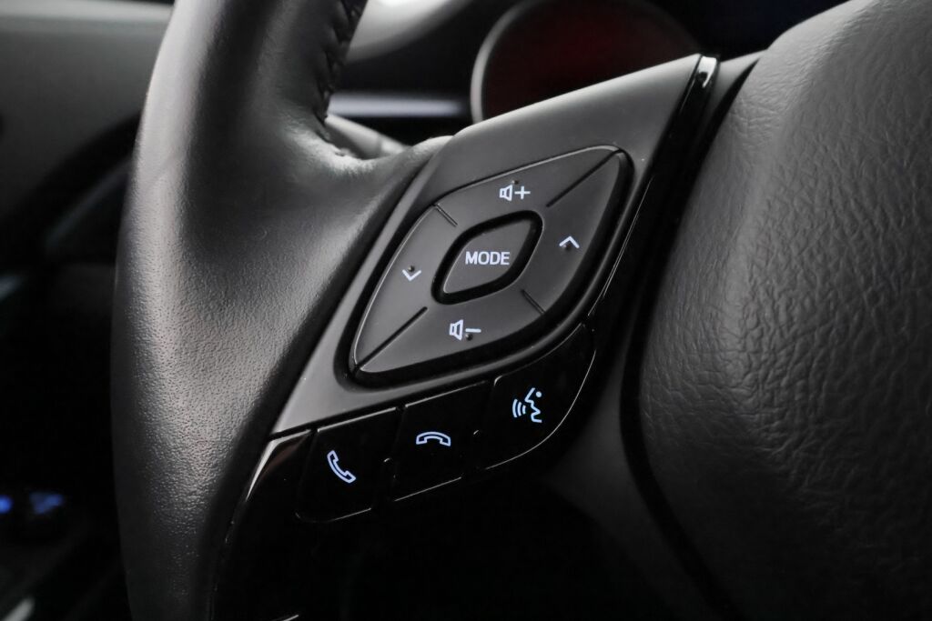 Toyota C-HR 2021 Sininen