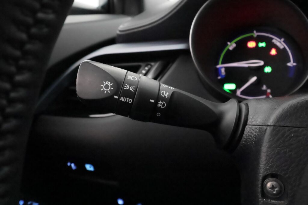 Toyota C-HR 2021 Sininen