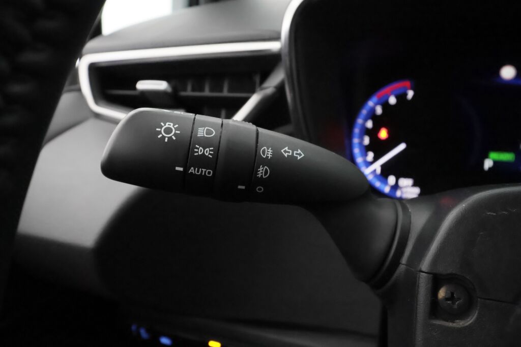 Toyota Corolla 2021 Valkoinen