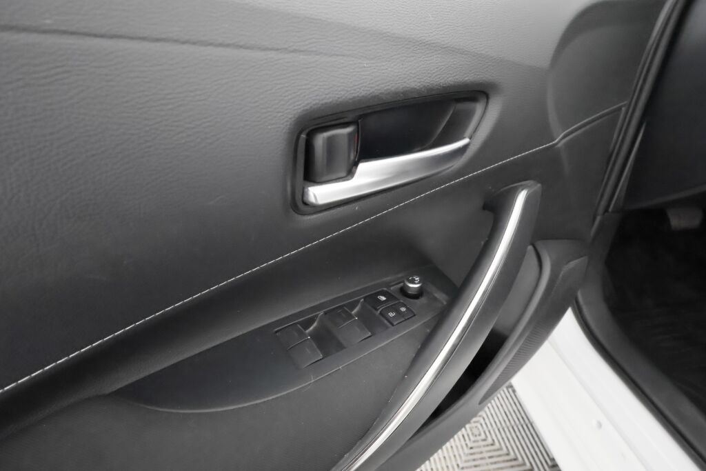 Toyota Corolla 2021 Valkoinen