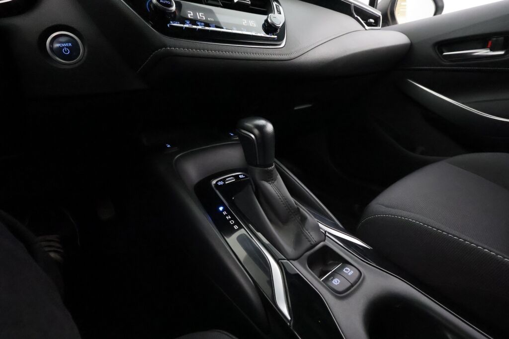 Toyota Corolla 2021 Valkoinen