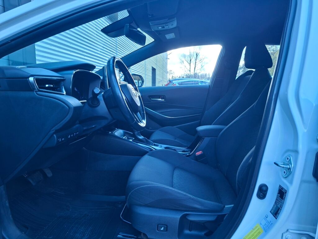 Toyota Corolla 2021 Valkoinen