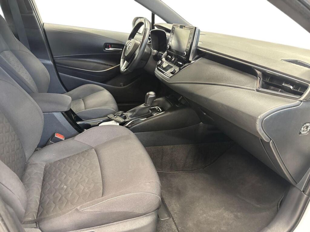 Toyota Corolla 2021 Valkoinen