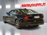 Volvo S60 2021 Musta