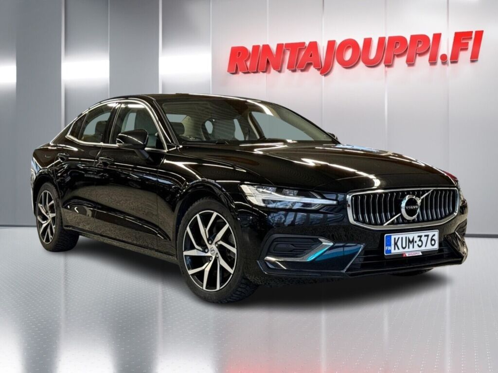 Volvo S60 2021 Musta