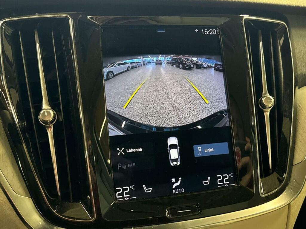 Volvo S60 2021 Musta