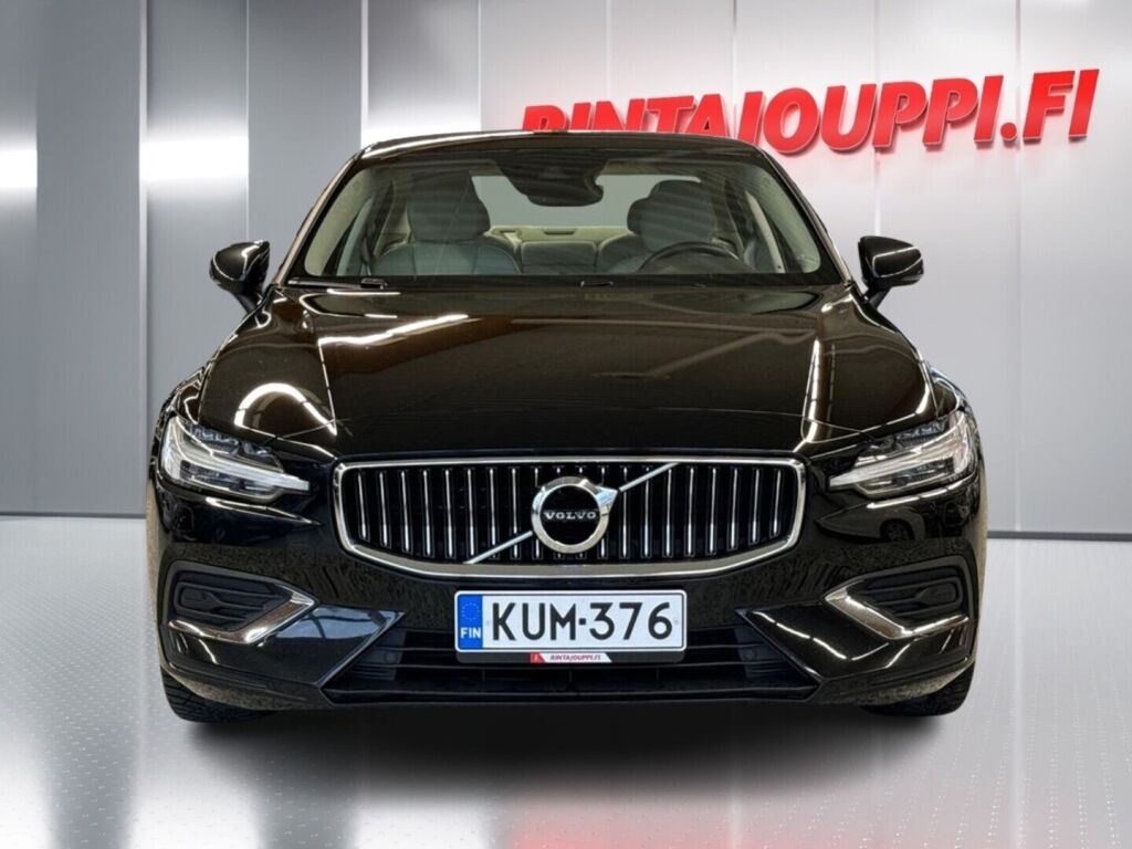 Volvo S60 2021 Musta