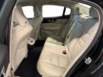Volvo S60 2021 Musta